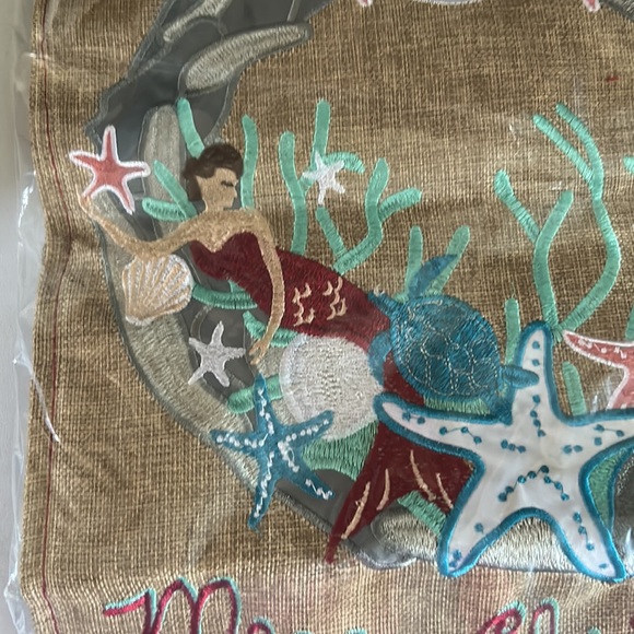 Magnolia Garden Burlap Embroidered Christmas Garden Flag - Picture 4 of 5